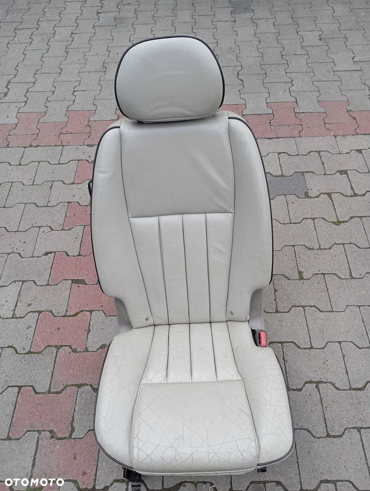 VOLVO XC90 Fotel Tył Prawy Tylny Kanapa Zagłówek Skóra Jasna Beż Executive Regulacja Tapicerka - 1