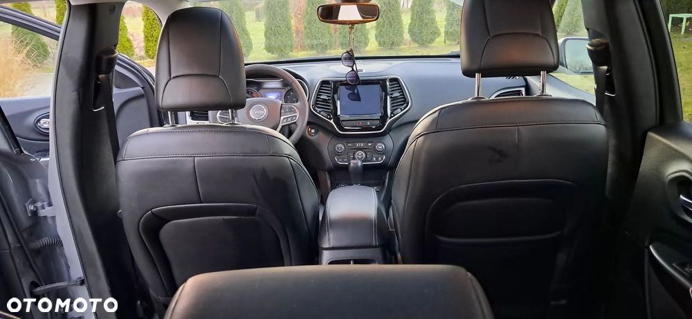 Jeep Cherokee - 11