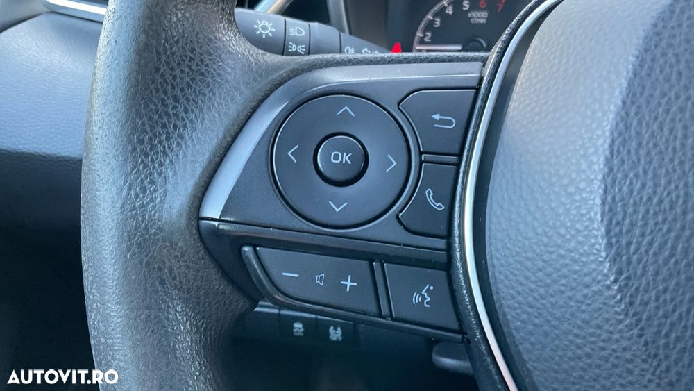 Toyota Corolla Sedan 1.8 HSD Business - 29