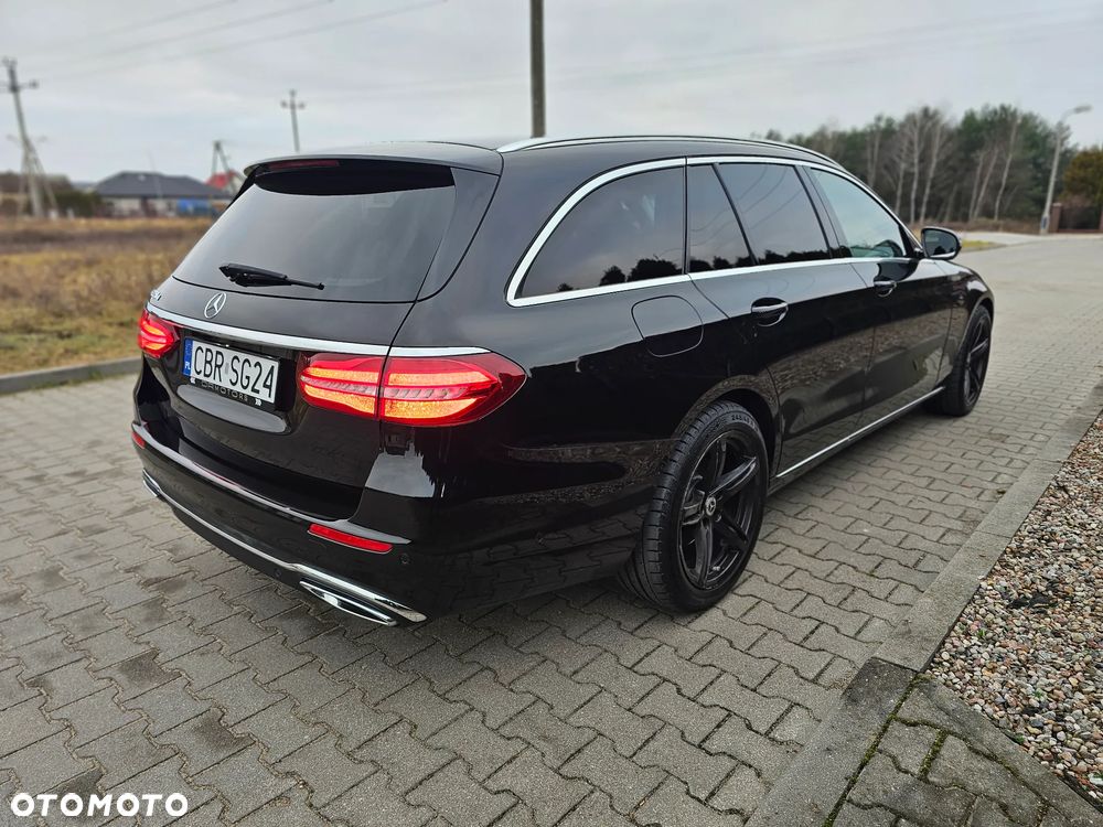 Mercedes-Benz Klasa E 220 d 9G-TRONIC Exclusive - 24