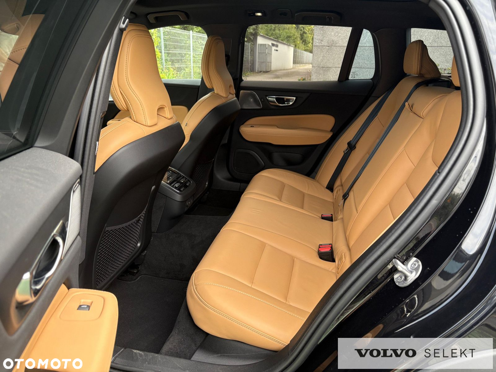 Volvo V60 Cross Country - 14