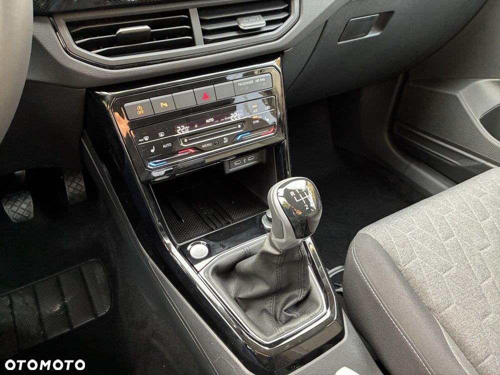 Volkswagen T-Cross - 24