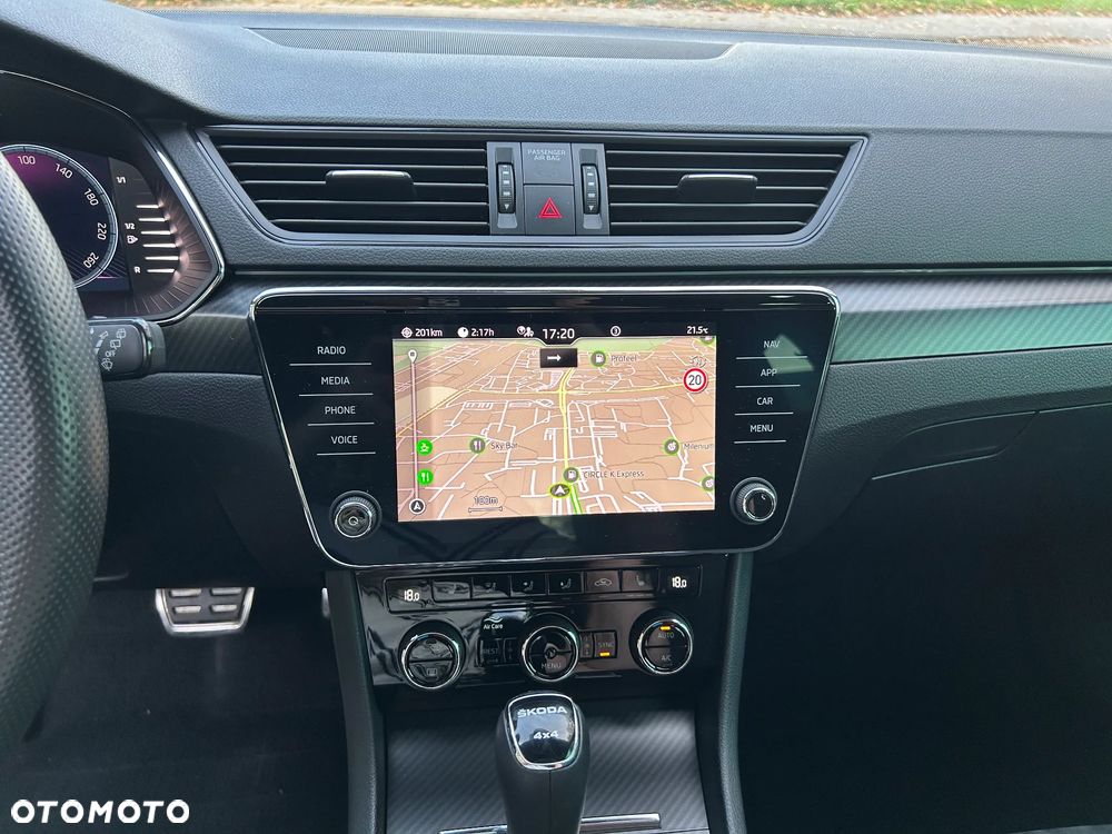 Skoda Superb 2.0 TDI SCR 4x4 Sportline DSG - 20