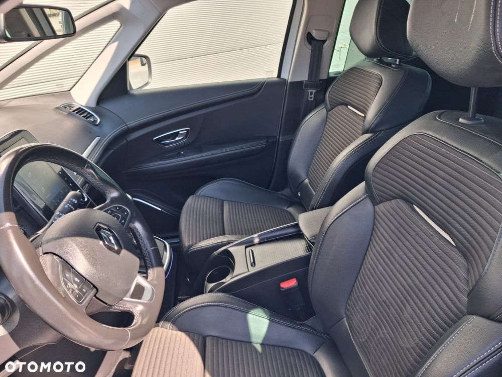 Renault Scenic TCe 140 GPF EDC BUSINESS EDITION - 29