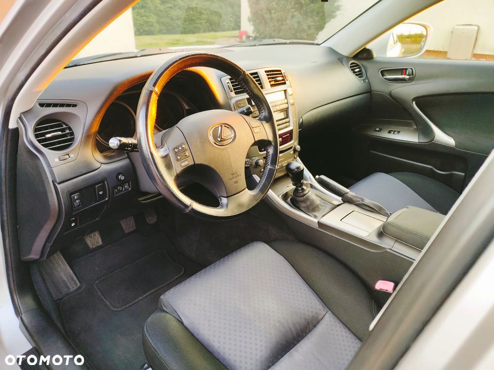 Lexus IS 250 Elegance - 11
