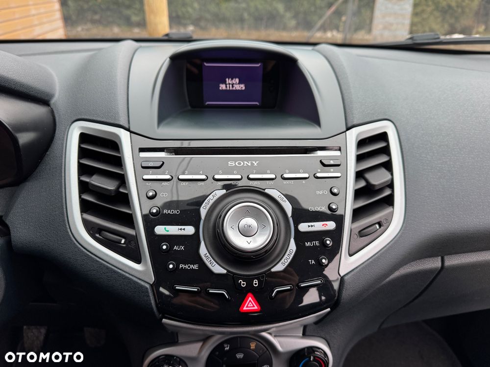 Ford Fiesta 1.4 Champions Edition - 11