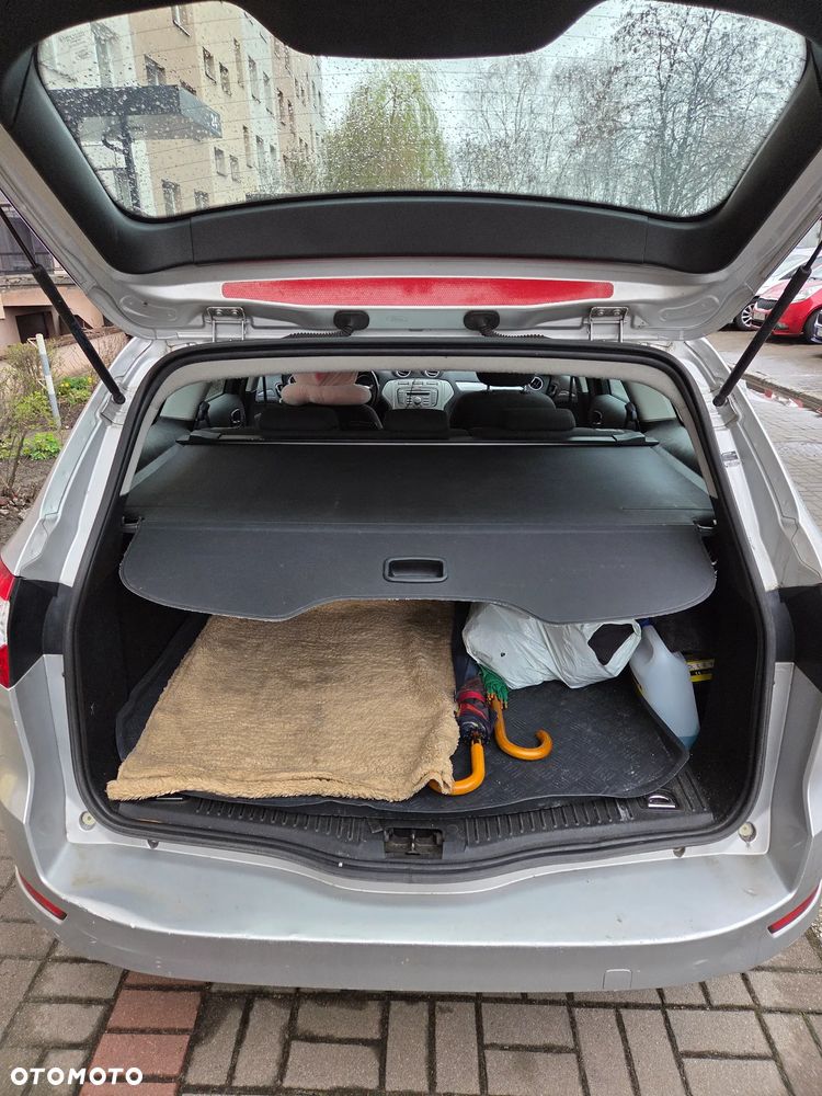 Ford Mondeo 2.0 TDCi Ambiente - 10