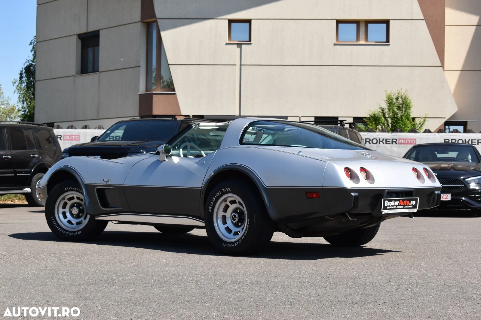 Chevrolet Corvette - 4