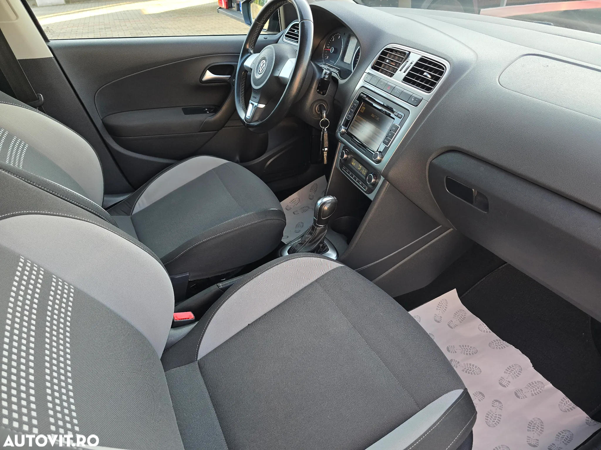 Volkswagen Polo - 8