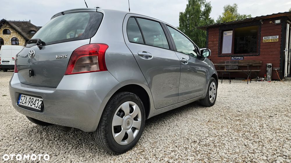Toyota Yaris 1.3 VVT-i Cool - 3