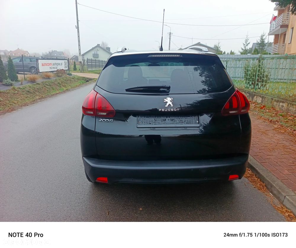 Peugeot 2008 1.2 Pure Tech Style - 11