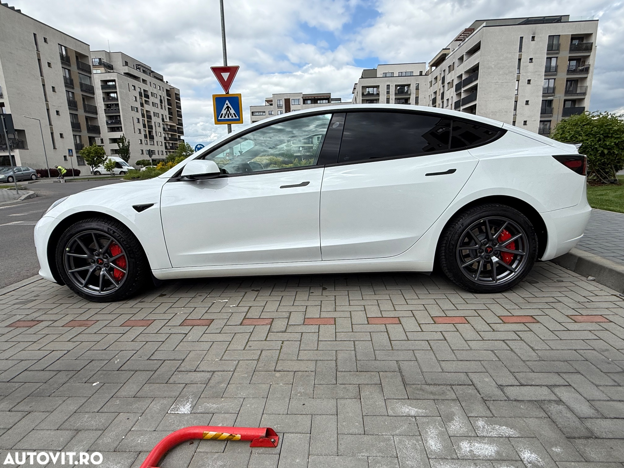 Tesla Model 3 Langstreckenbatterie Allradantrieb Dual Motor - 10