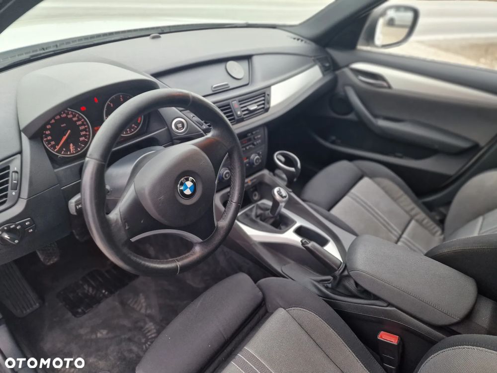 BMW X1 sDrive18d xLine - 19