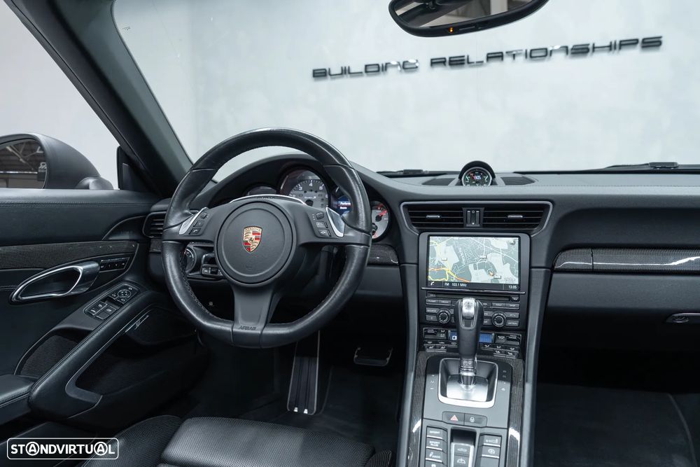 Porsche 911 (991) Turbo S Cabriolet - 25