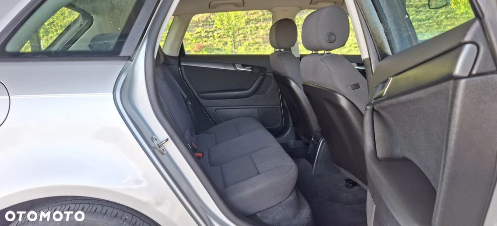 Audi A3 Sportback 1.6 TDI DPF Ambiente - 6