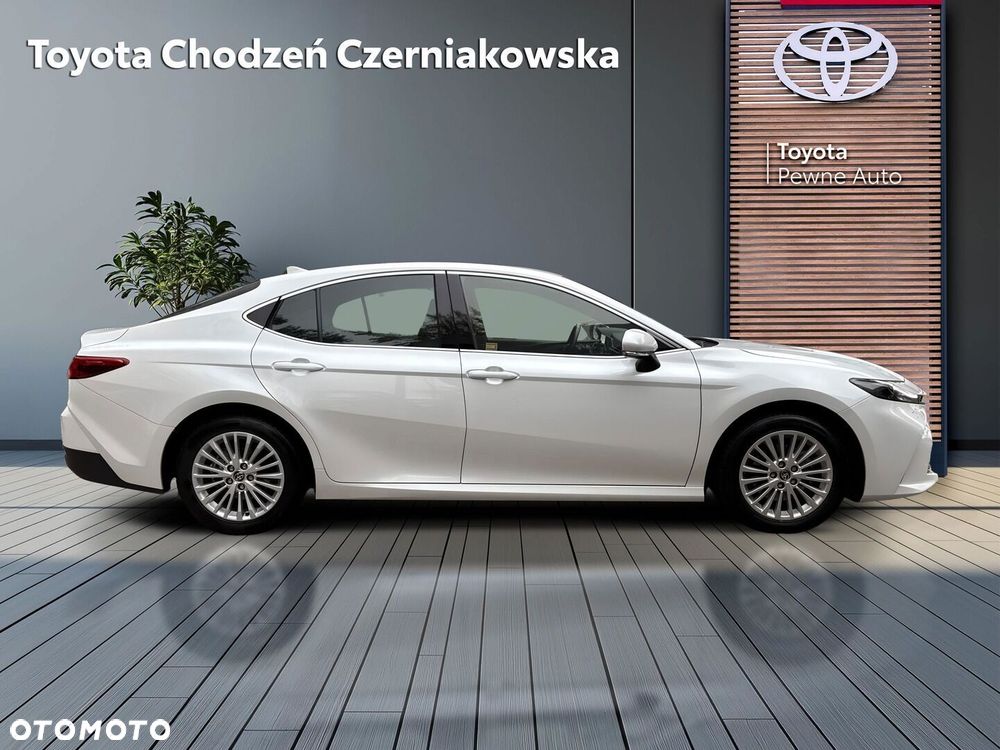 Toyota Camry - 8