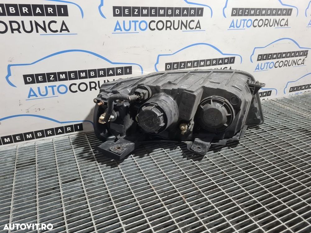 Far Dreapta Chevrolet Captiva Facelift 2011 - 2014 SUV 4 Usi (973) Xenon - 3