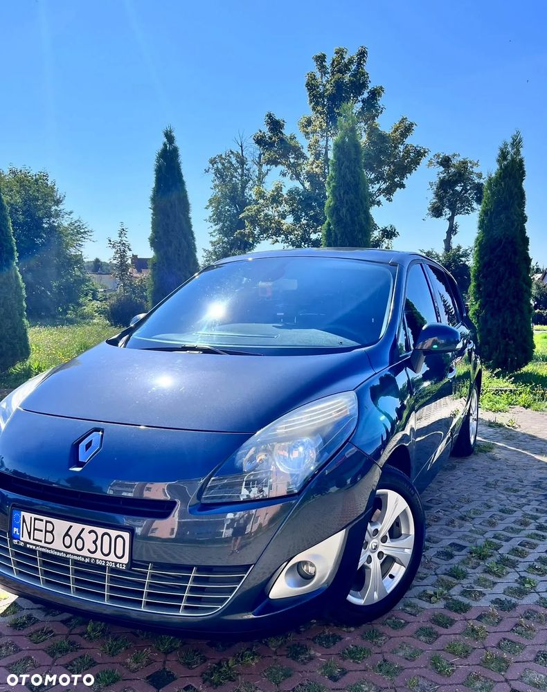 Renault Grand Scenic - 1