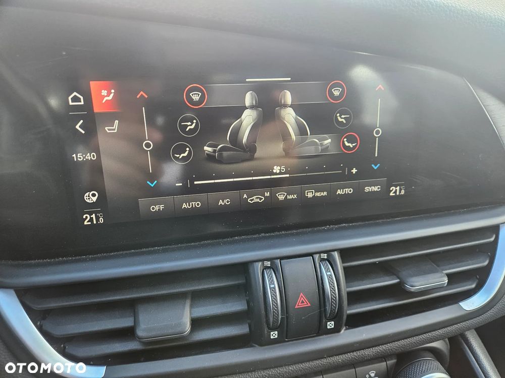 Alfa Romeo Giulia 2.0 Turbo 16V AT8-Q4 Veloce Ti - 10