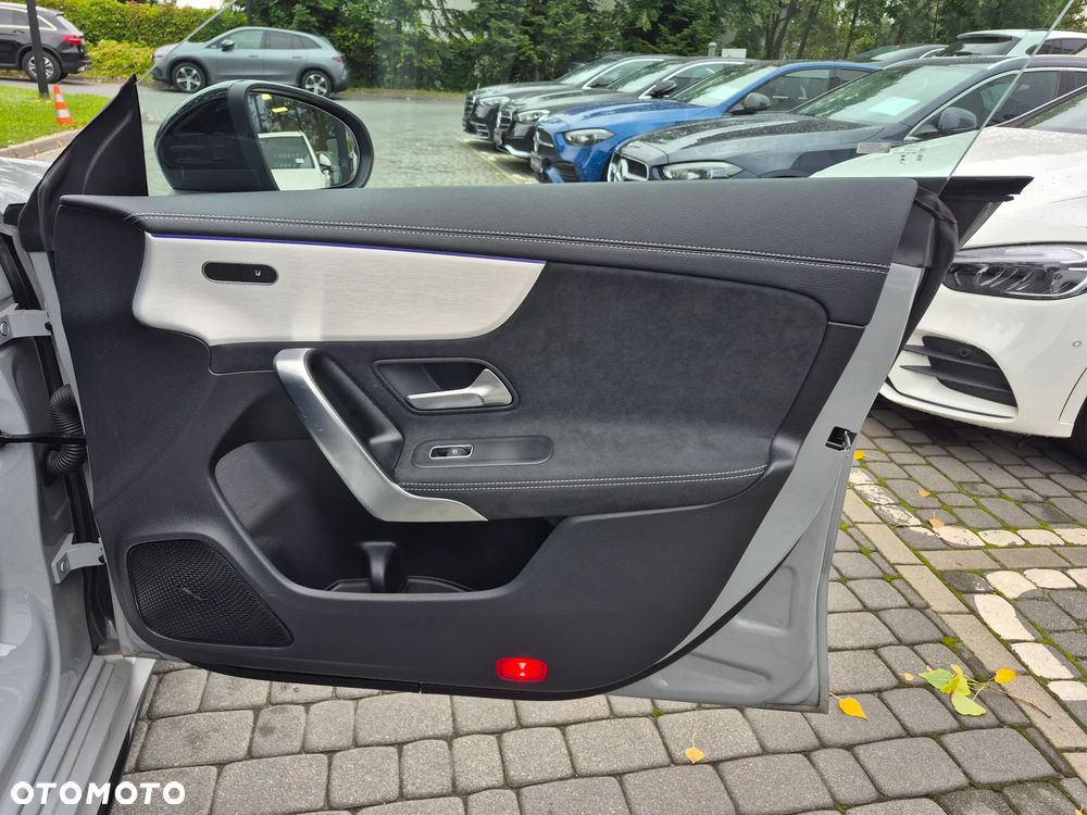 Mercedes-Benz CLA 200 AMG Line 7G-DCT - 29