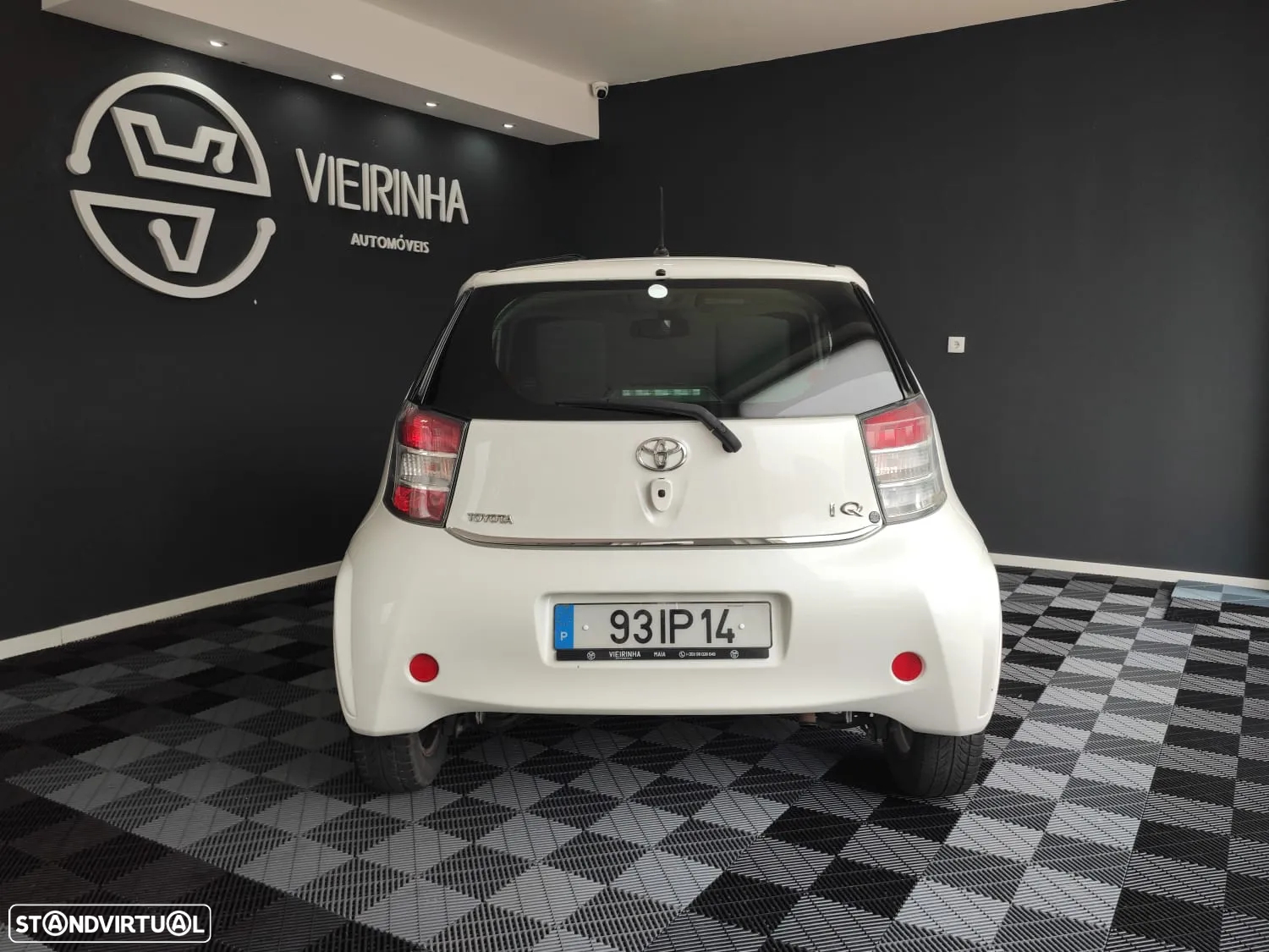 Toyota iQ 1.0 VVT-i 2 EP - 11