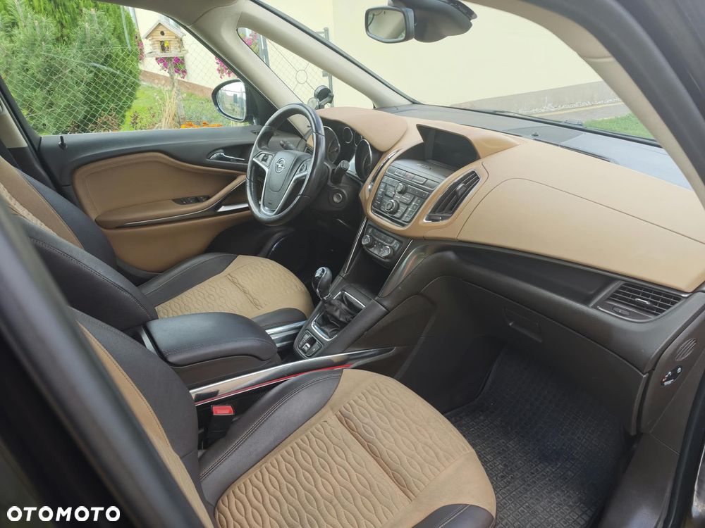 Opel Zafira 2012 photo 4