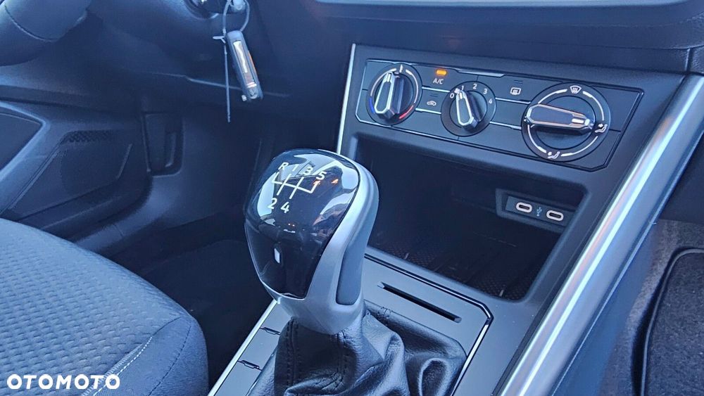 Volkswagen Polo - 33