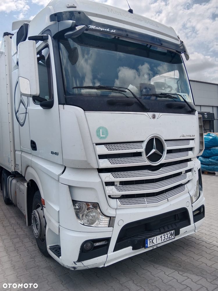 Mercedes-Benz Actros - 3