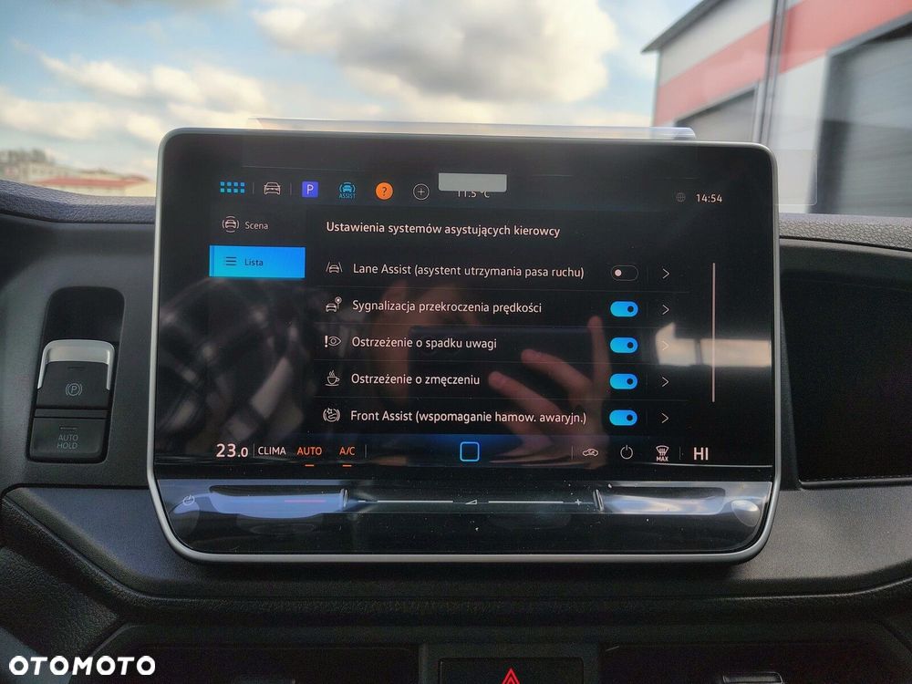Volkswagen Crafter Crafter 35 Furgon z wysokim dachem silnik: 2,0 l EURO VI SCR 163 KM / skrzynia biegów: Przedni napęd automatyczna 8-biegowa rozstaw osi: 4490 mm L5 - 16