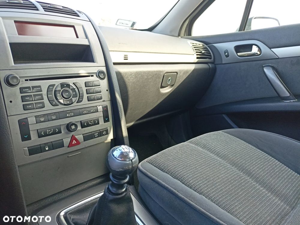 Peugeot 407 - 11