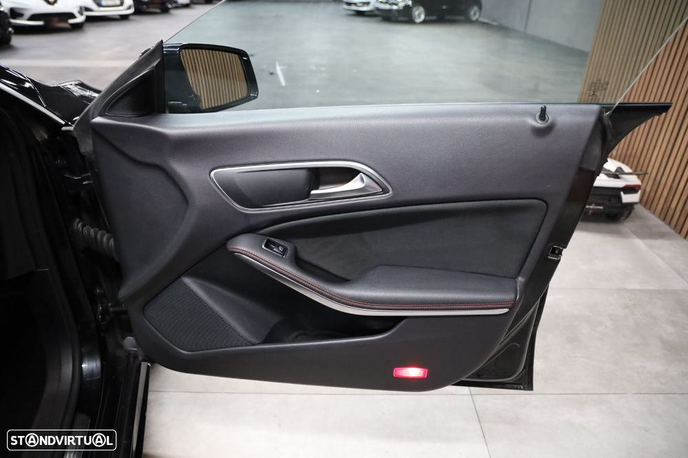 Mercedes-Benz CLA 180 CDI AMG Line - 9
