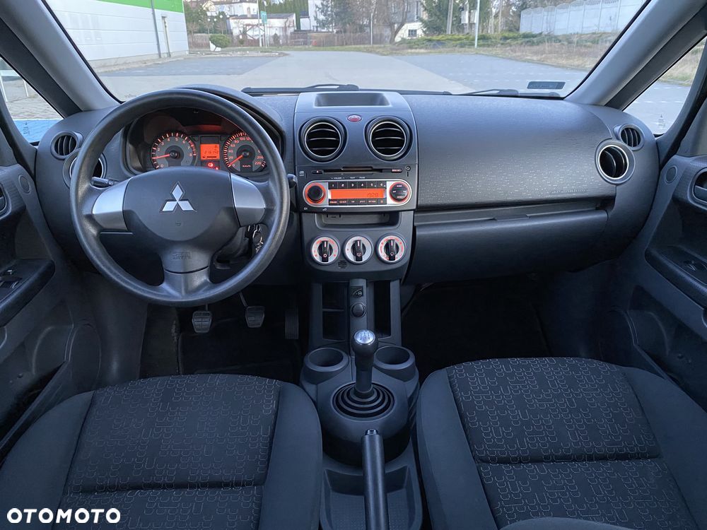 Mitsubishi Colt 1.3 Inform - 11