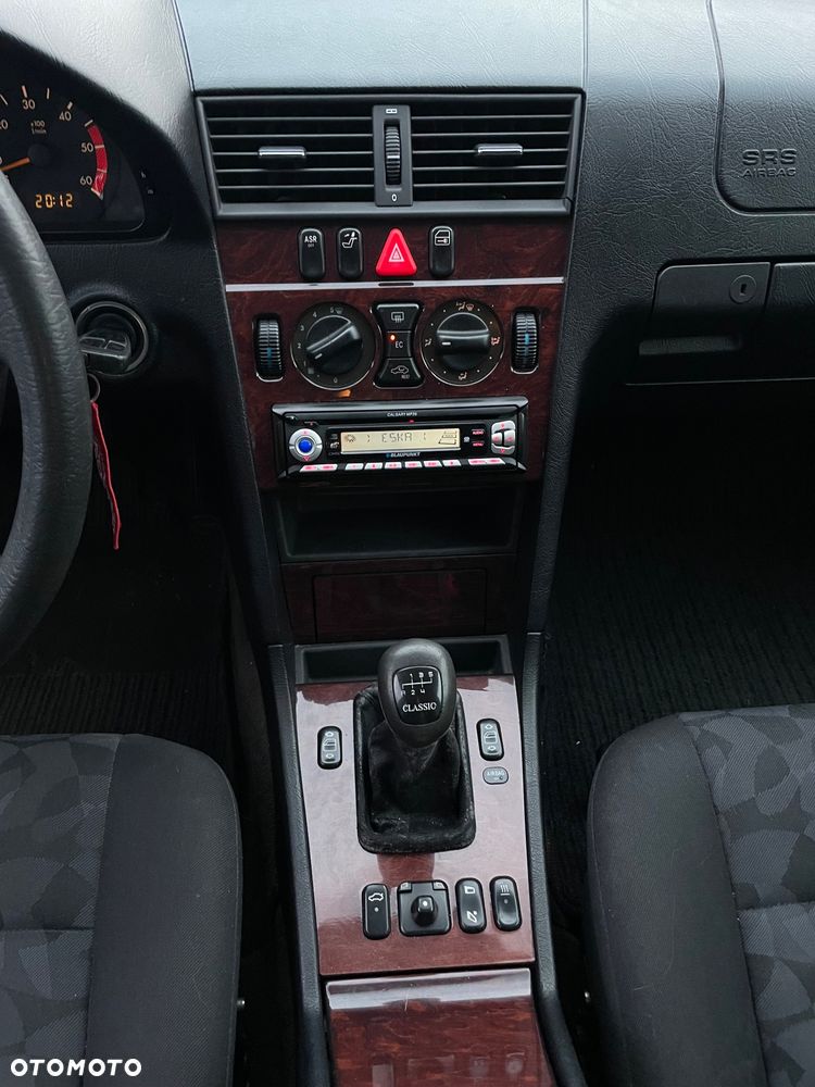 Mercedes-Benz Klasa C 220 T CDI Classic - 32