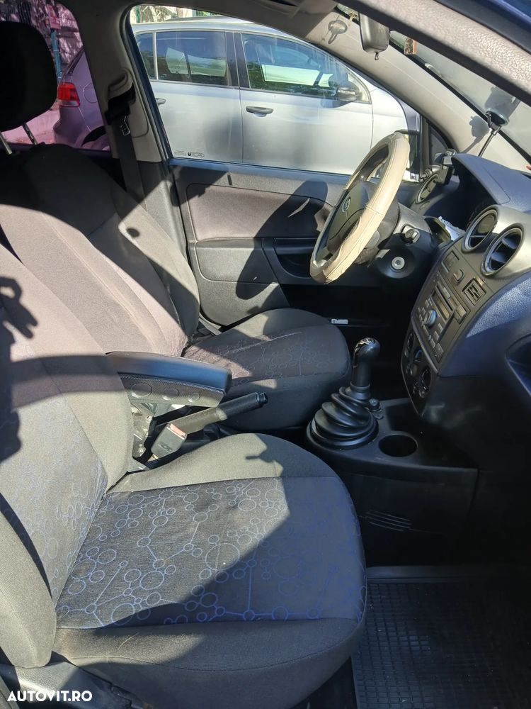 Ford Fiesta - 7