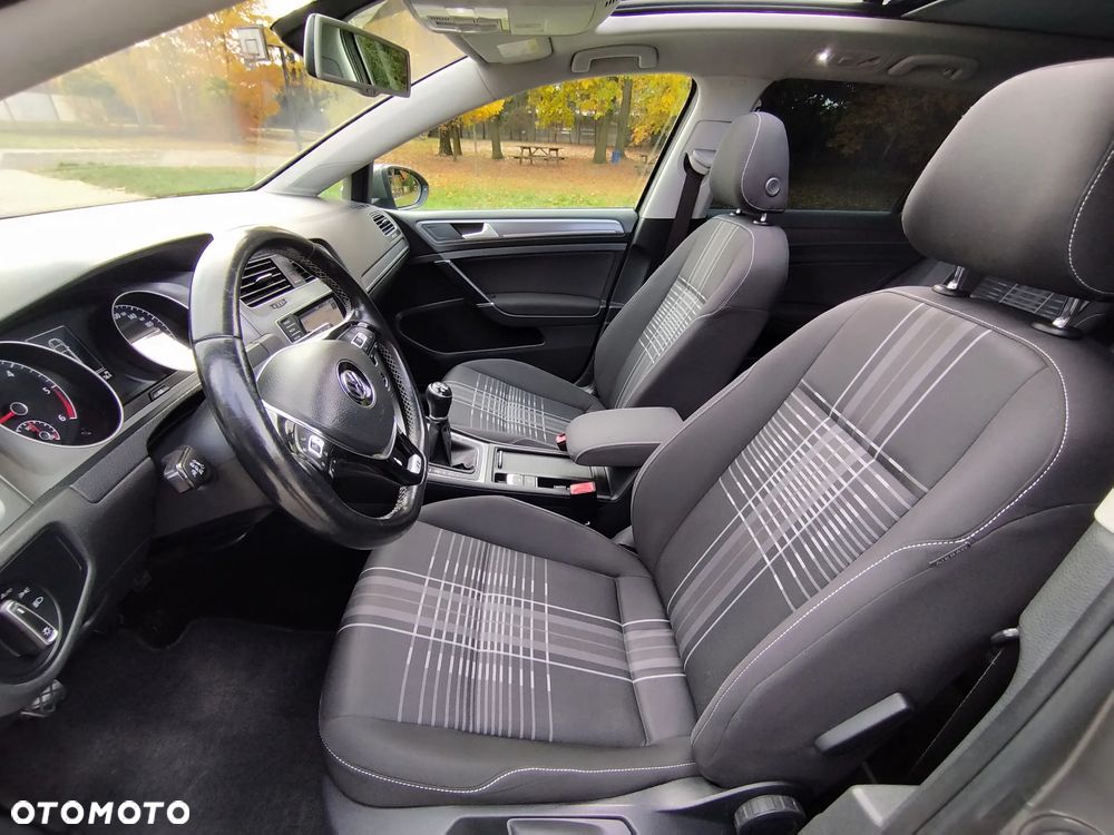 Volkswagen Golf - 14