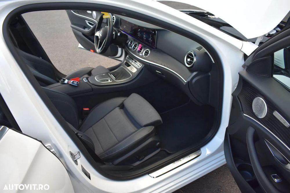 Mercedes-Benz E 300 4Matic 9G-TRONIC Avantgarde - 27