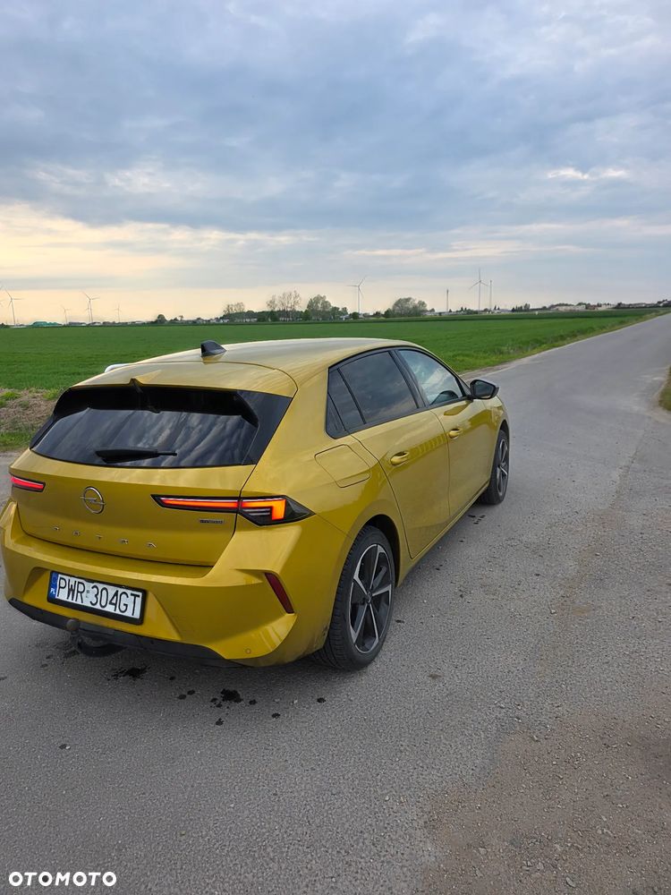 Opel Astra 1.6 T Plug-in Hybrid Edition - 3