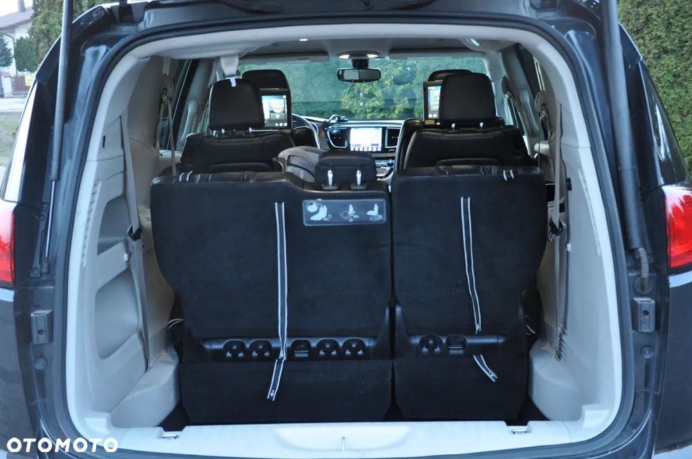 Chrysler Pacifica - 16