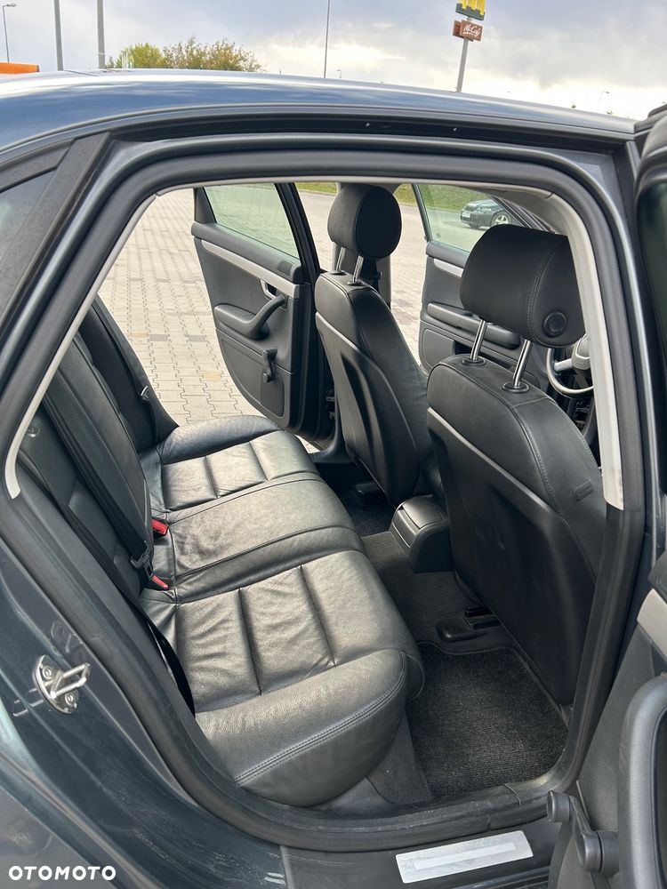 Audi A4 Limousine - 13