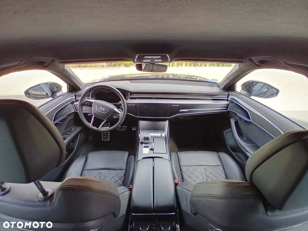 Audi S8 - 22