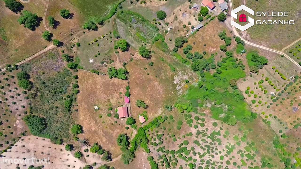 Terreno com casa agrícola para VENDA em São Miguel de Acha - Grande imagem: 2/27