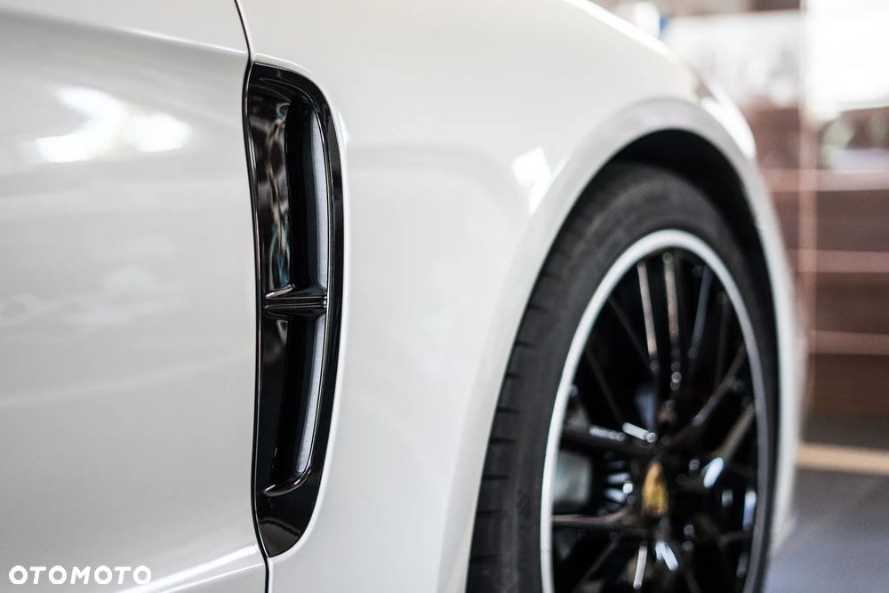 Porsche Panamera - 32