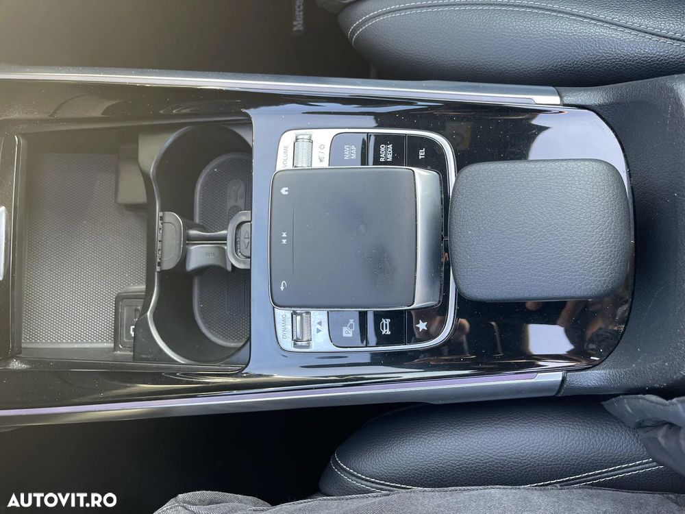 Mercedes-Benz GLB - 14