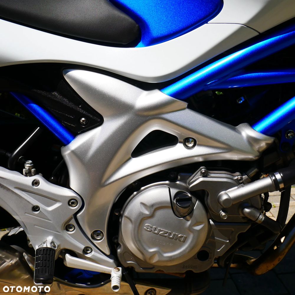 Suzuki Gladius - 15