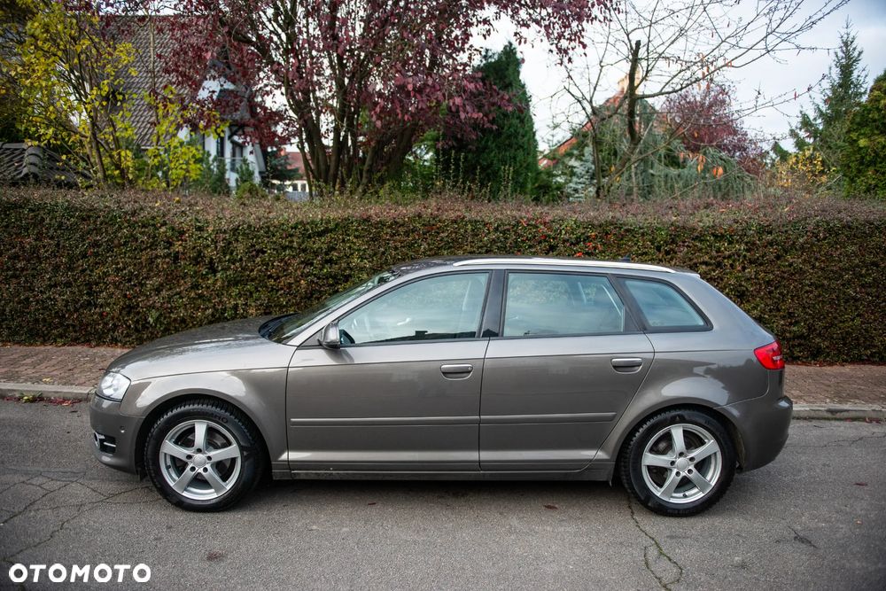 Audi A3 Sportback 1.6 TDI DPF Ambiente - 11