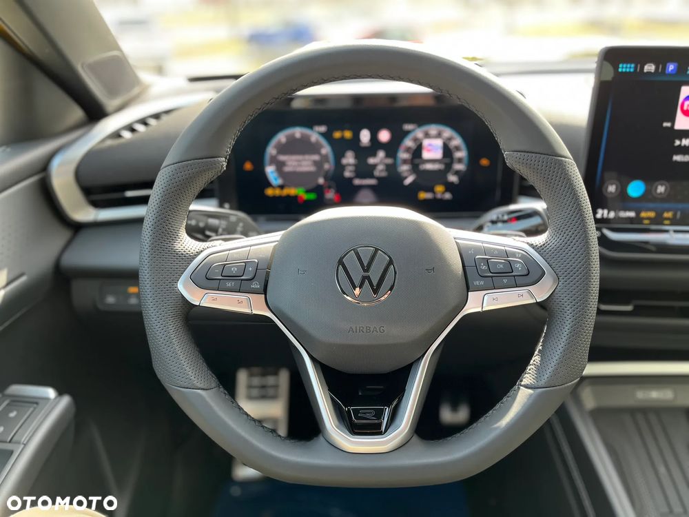 Volkswagen T-Roc 1.5 eTSI OPF DSG R-Line - 13