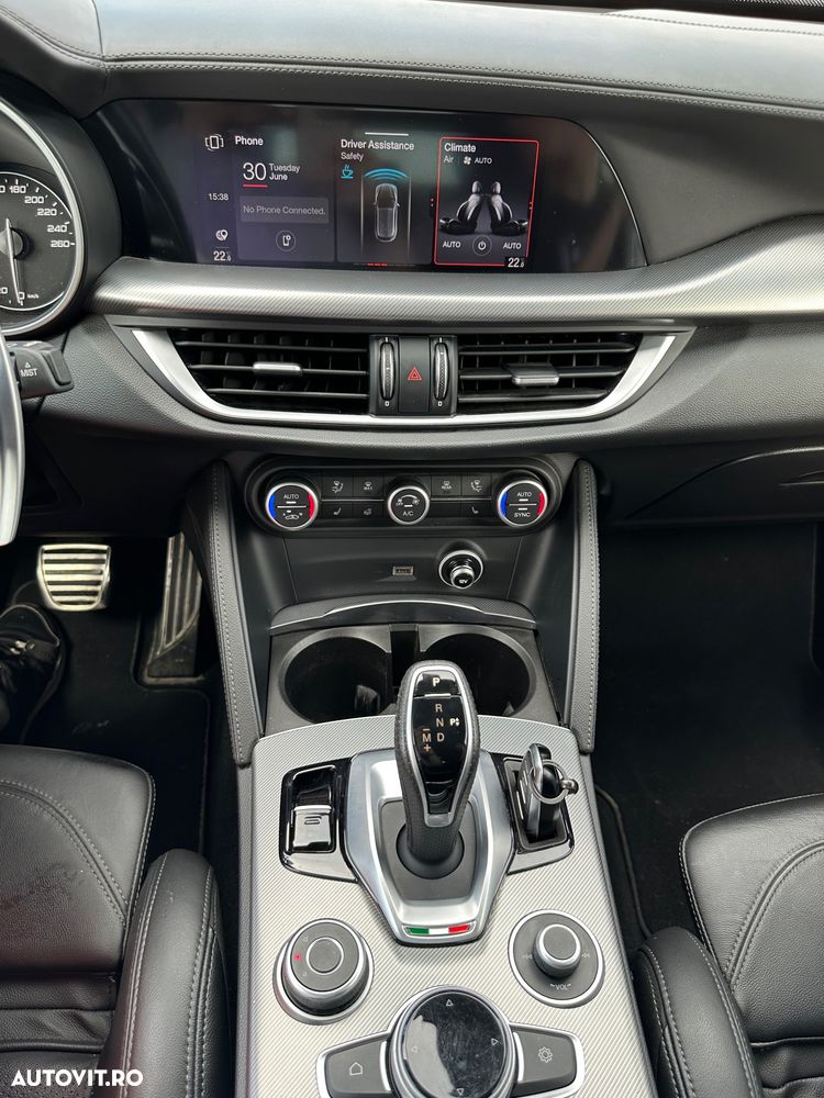 Alfa Romeo Stelvio 2.0 Turbo AWD AT8 Veloce - 2