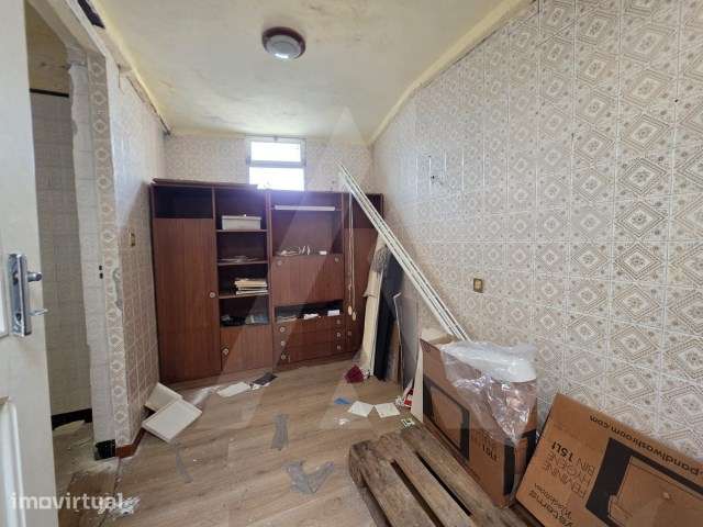 Moradia T2+1 com logradouro e terreno localizada em Esgueira - Grande imagem: 5/23