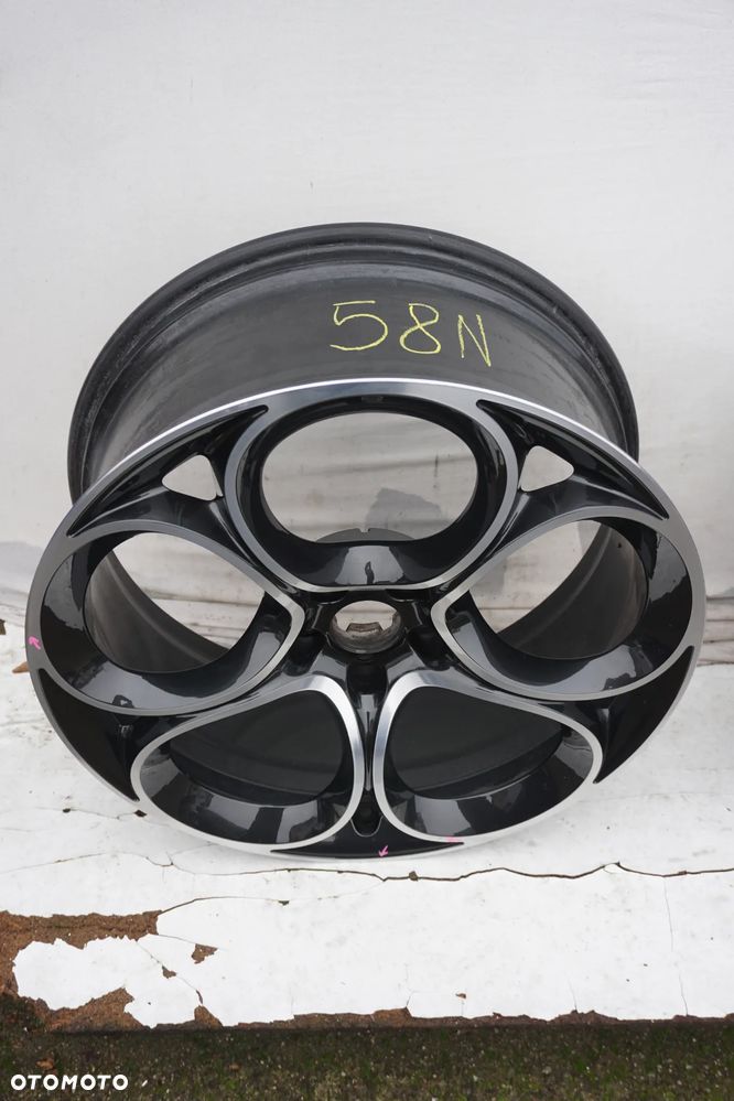 Alfa Romeo OE  5x110 20 8J ET 31 stan bdb- 156146319 - 4