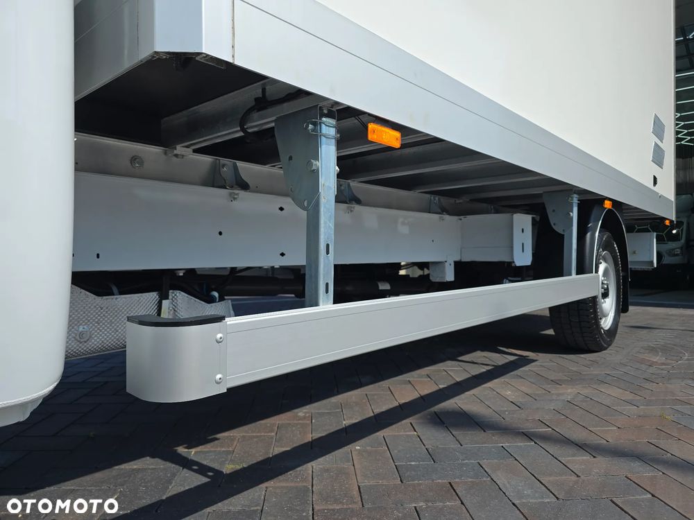 Renault MASTER KONTENER 8 PALET Dłu-4,31cm  Sze-2,11cm  Wys-2,26cm WZMOCNIONE TYLNE ZAWIESZENIE SILNIK 2.3 164KM 144 Tyś Km SERWIS DO OSTATNIEGO Km SALON POLSKA BOGATA OPCJA WYPOSAŻENIA LEDY HALOGENY TEMPOMAT FOTEL KIEROWCY PNEŁMATYCZNY KLIMATYZACJA NOWE OPONY MICHELIN - 20